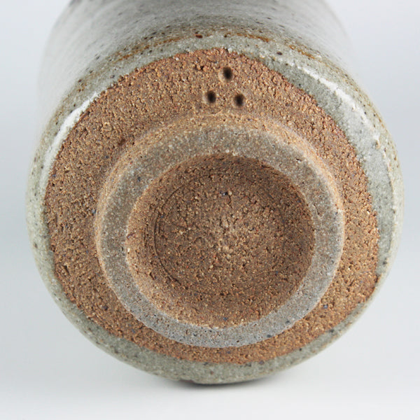 Nakazato Tarōemon Kiln, pictured Karatsu tea cup (Susuki)