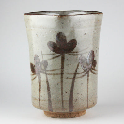 Nakazato Taroemon Kiln, Illustrated Karatsu Tea Cup (Sanbonmatsu)