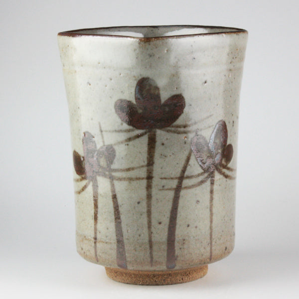 Nakazato Taroemon Kiln, Illustrated Karatsu Tea Cup (Sanbonmatsu)