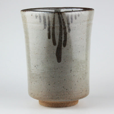 Nakazato Taroemon Kiln, Illustrated Karatsu Tea Cup (Sanbonmatsu)