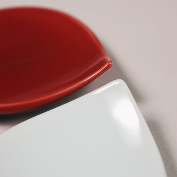 Red and white water drop bean plate (2 discs)