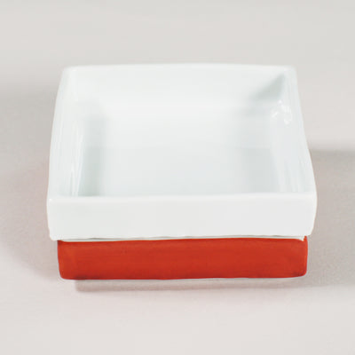 Red and white square small plate (set of 2)