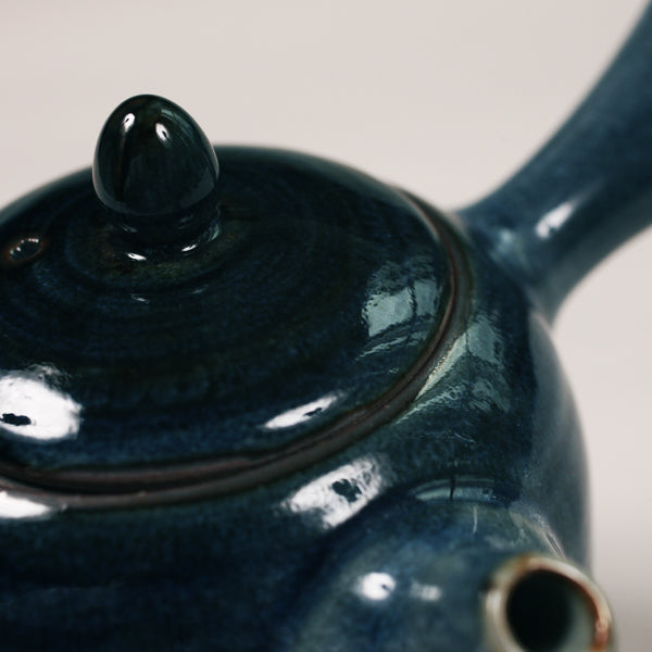 One-handed teapot (indigo)