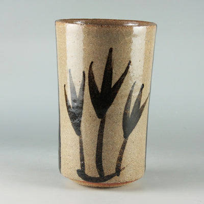 Nakazato Tarōemon Kiln Illustrated Karatsu Cup (bamboo grass)