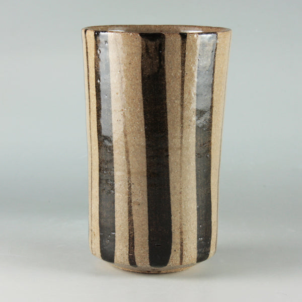 Nakazato Tarōemon Kiln Illustrated Karatsu Cup (bamboo grass)