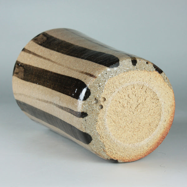 Nakazato Tarōemon Kiln Illustrated Karatsu Cup (bamboo grass)