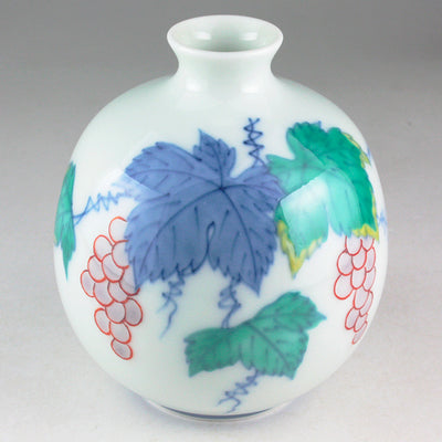 Imaemon kiln Nishiki vine painting vase 1