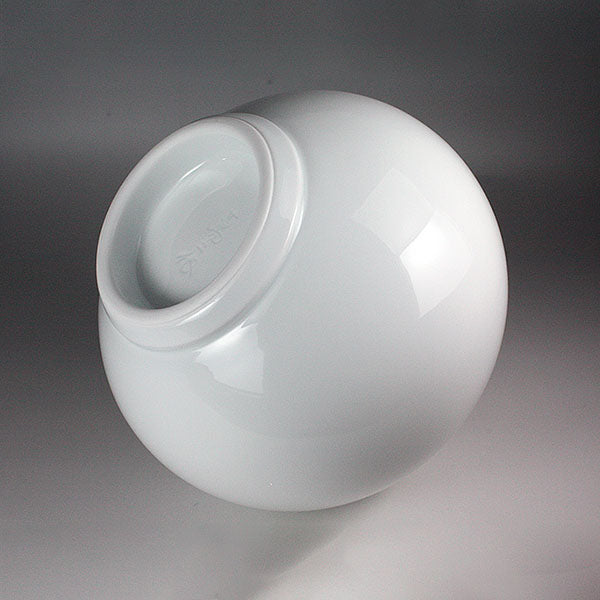 White porcelain round pot by Manji Inoue