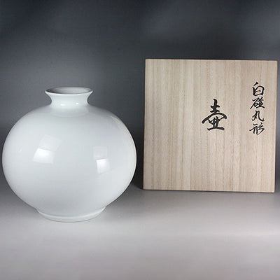 White porcelain round pot by Manji Inoue