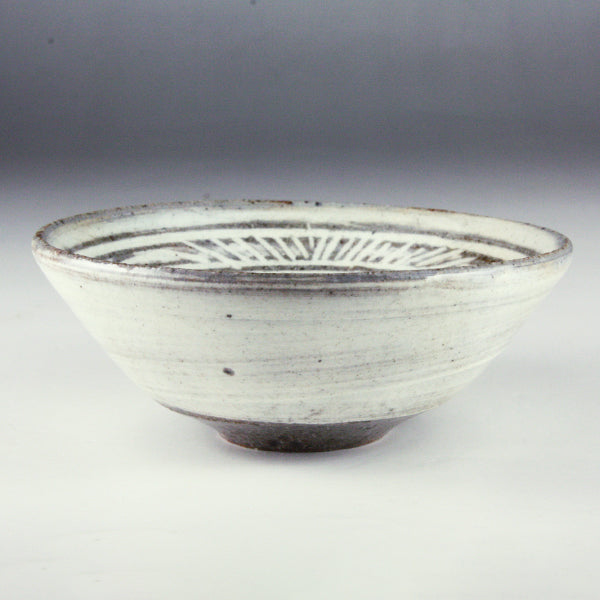 中里太郎右衛門窯 唐津三島山盃(吉) – ギャラリー一番館オンラインショップ