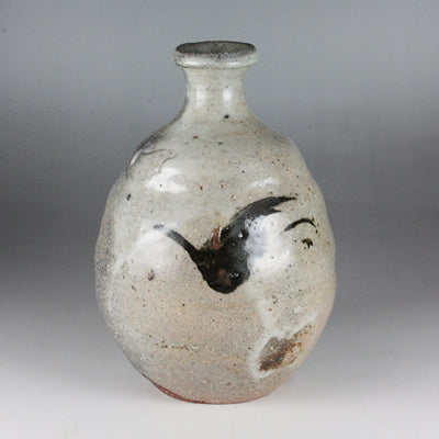 Written by Sakurei Okamoto, pictured Karatsu Tokkuri
