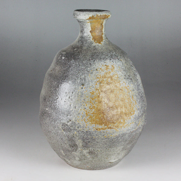 Written by Sakurei Okamoto, pictured Karatsu Tokkuri