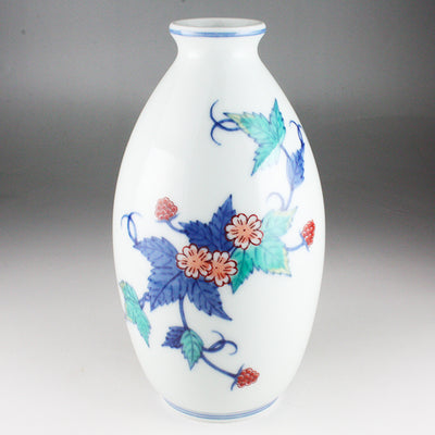 Imaemon kiln Nishiki strawberry painting vase