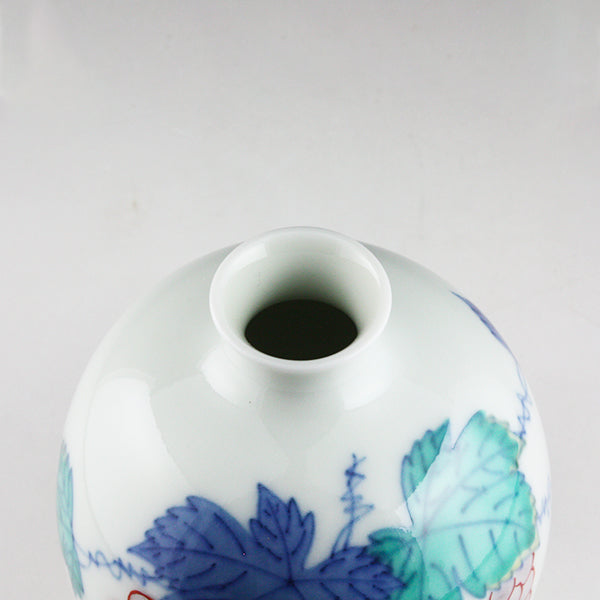 Imaemon Kiln Nishiki Vine Painting Vase 2
