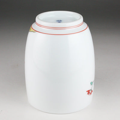 Kakiemon kiln product teacup with chrysanthemum and chrysanthemum bird design
