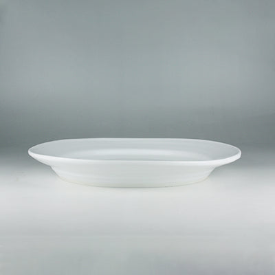 Karatsu white porcelain plate by Yukiko Tsuchiya