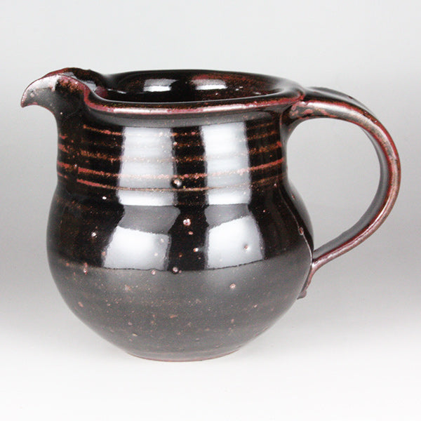 Iron glaze pitcher by Taki Nakazato
