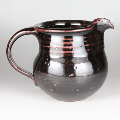 Iron glaze pitcher by Taki Nakazato