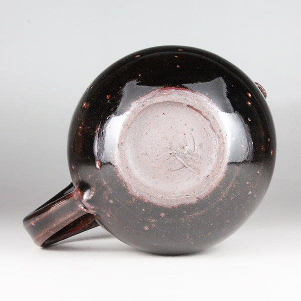 Iron glaze pitcher by Taki Nakazato
