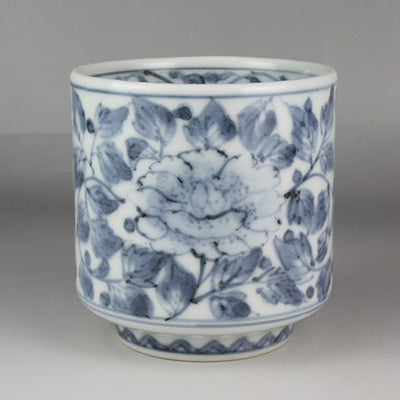 Seiji Takamori Tea cup with peony arabesque design (Large)