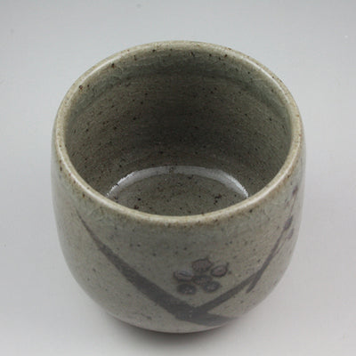 中里太郎右衛門窯　作　唐津猪口(絵唐津 梅)