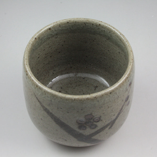 中里太郎右衛門窯　作　唐津猪口(絵唐津 梅)
