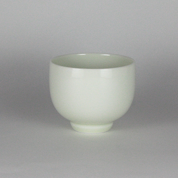 Made by Manji Inoue Yellow-green glaze Camellia engraving Guinomi