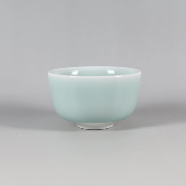 鍋島虎仙窯 鍋島青磁ぐい呑 – ギャラリー一番館オンラインショップ