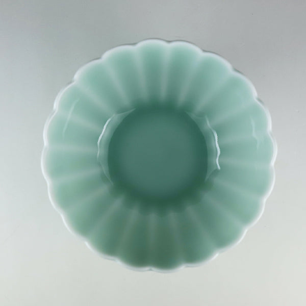 Nabeshima Kosen Kiln Celadon chrysanthemum small bowl