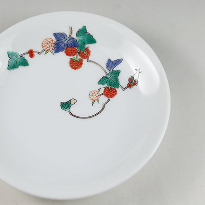 Kakiemon Kiln Nishiki Strawberry Plate (Five Guests)