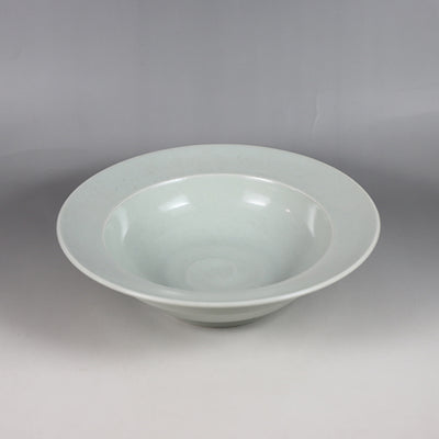 Arita PorcelainLab product Kabuto bowl (middle: Yi Dynasty white porcelain)