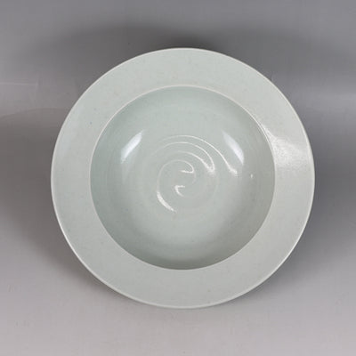 Arita PorcelainLab product Kabuto bowl (middle: Yi Dynasty white porcelain)
