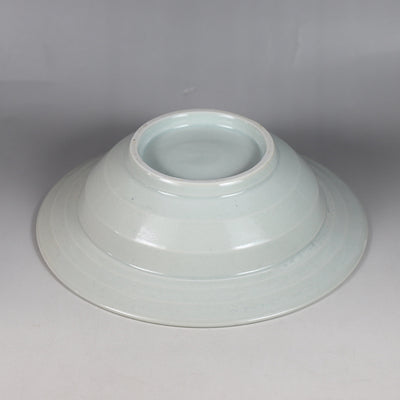 Arita PorcelainLab product Kabuto bowl (middle: Yi Dynasty white porcelain)