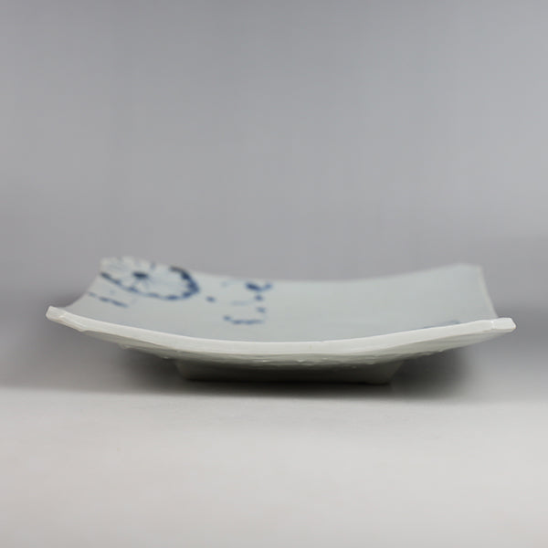 Corner cut square plate by AritaPorcelainLab (chrysanthemum painting)