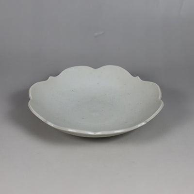 Four-sided small plate by AritaPorcelainLab (Yi Dynasty white porcelain)