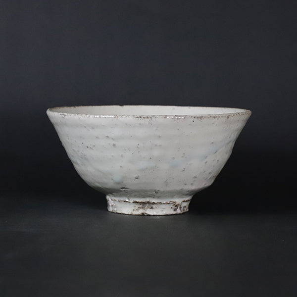 Kobiki tea bowl by Hiomi Takesue