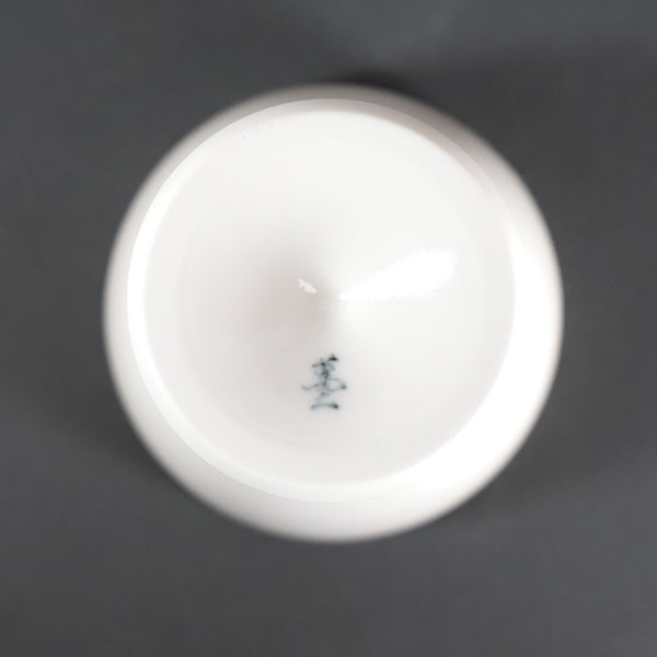 扇屋】井上萬二「白磁 ワインカップ」共箱 高さ 約9cm 幅 投げれ 約