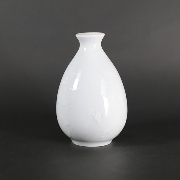 Yuki Inoue white porcelain glaze dripping sake bottle
