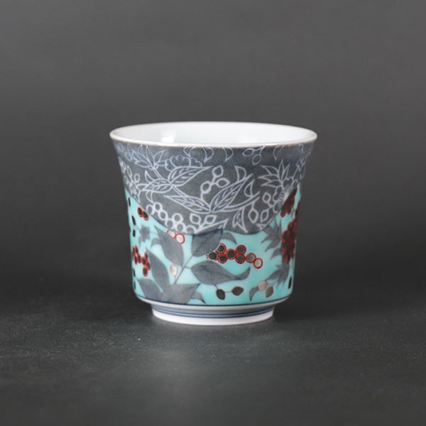14th generation Imaizumi Imaemon Guinomi Sake cup with design of flowers and plants