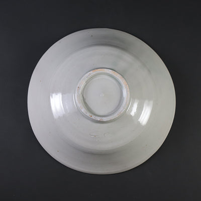 White porcelain 7-inch flat bowl by Masahiro Takehana