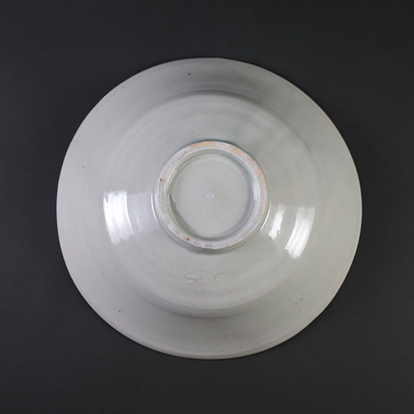 White porcelain 7-inch flat bowl by Masahiro Takehana