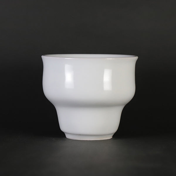 White porcelain tea cup by Takashi Nakazato