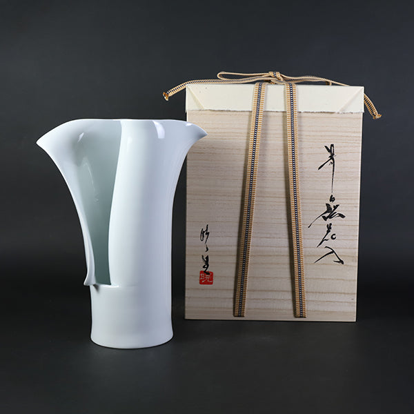 百田暁生 作 青白磁花入 – ギャラリー一番館オンラインショップ