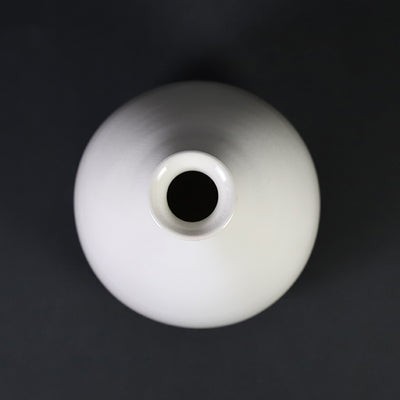 Sake bottle by Hanako Nakazato