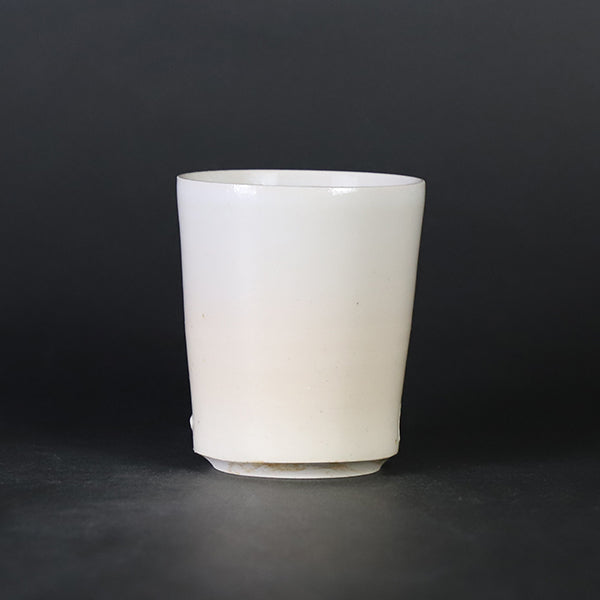 Straight cup 1 by Hanako Nakazato