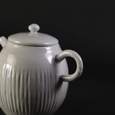 White porcelain tea by Masahiro Takehana