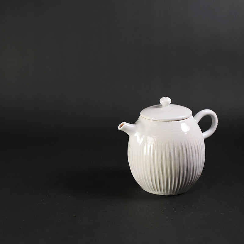 White porcelain tea by Masahiro Takehana