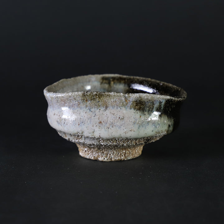 作家物　陶芸家　作者不明　杉本泥牛？　唐津　皮鯨　盃　酒器　ぐい呑 作家物陶芸家作者不明杉本泥牛？唐津皮鯨盃酒器ぐい呑