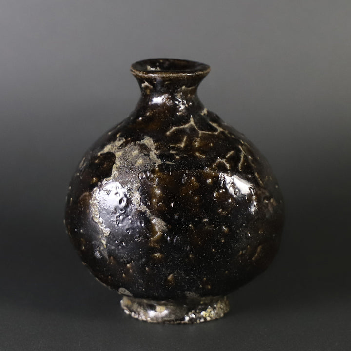丸田宗彦 作 唐津黒扁壷徳利 – ギャラリー一番館オンラインショップ