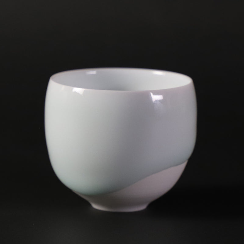 Blue and white porcelain cup by Akio Momota